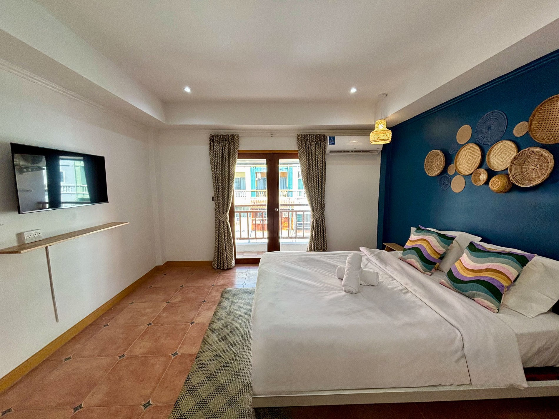 Studio Balcony Room