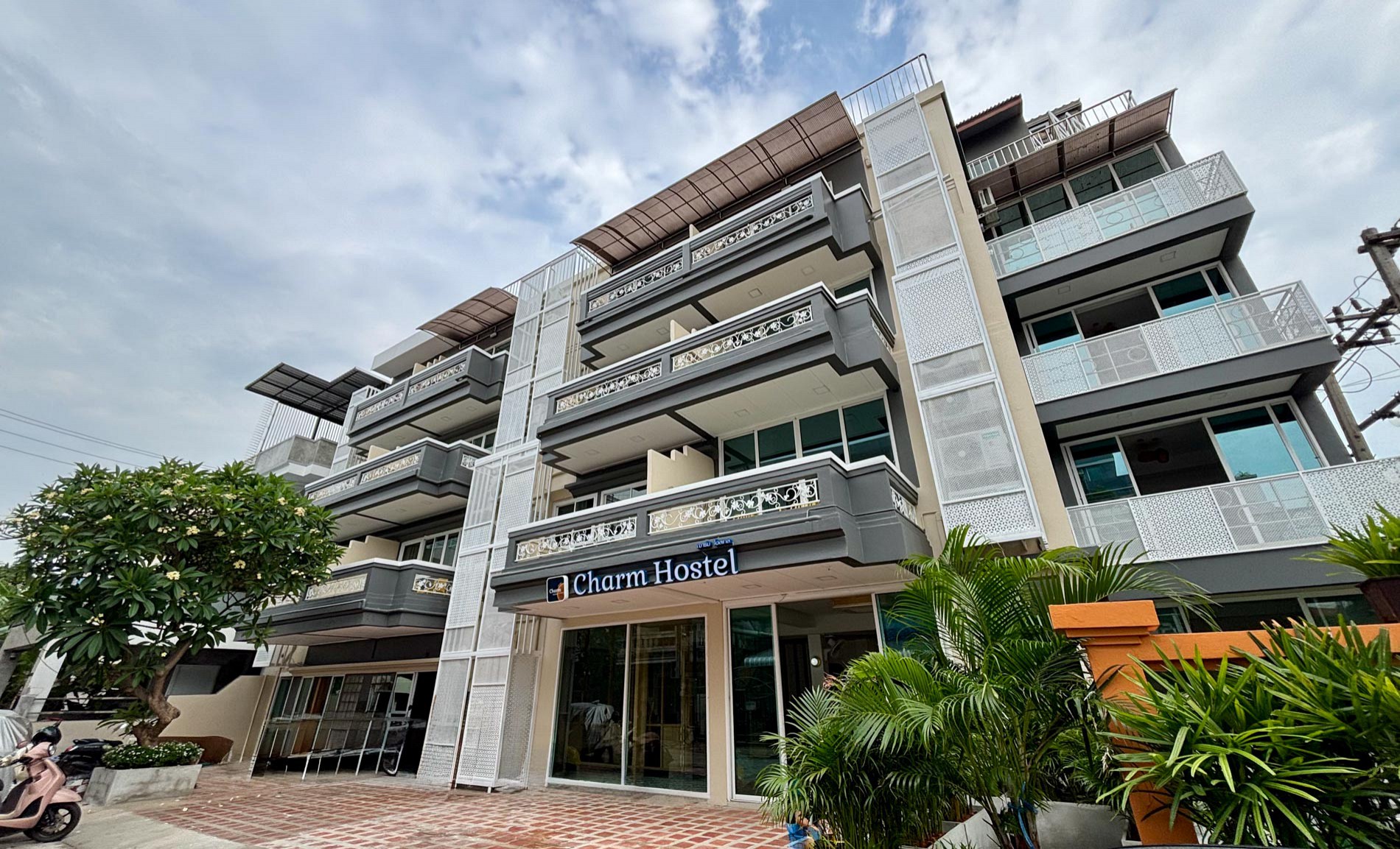 Charm Hostel Pratumnak